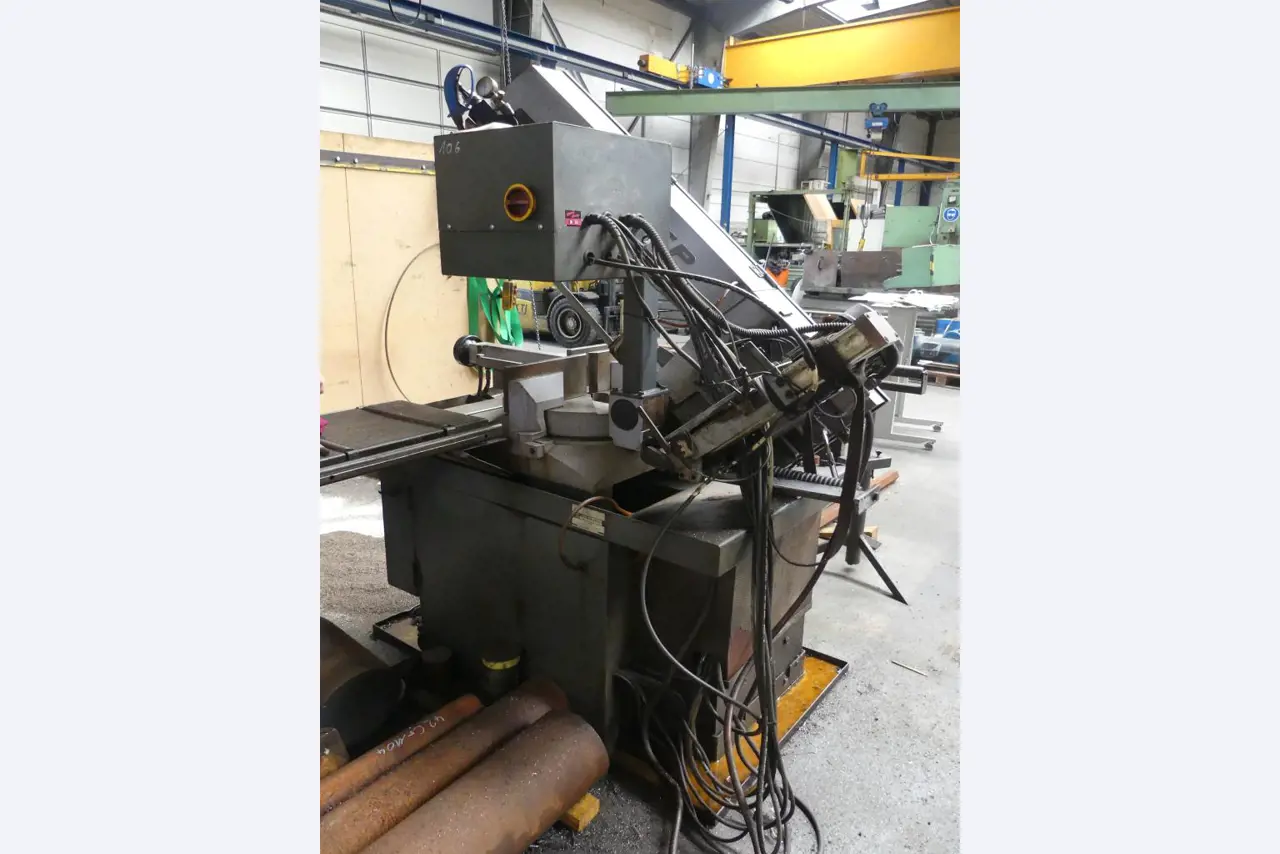 Máquinas e acessórios e ferramentas do sector da construção mecânica-8