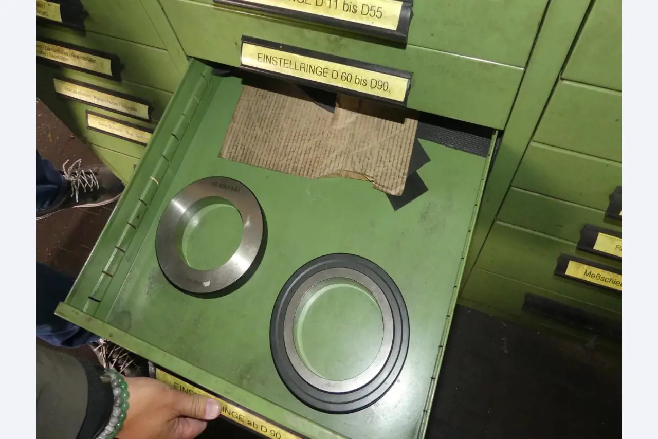 Maszyny i akcesoria oraz narzędzia z sektora inżynierii mechanicznej-12