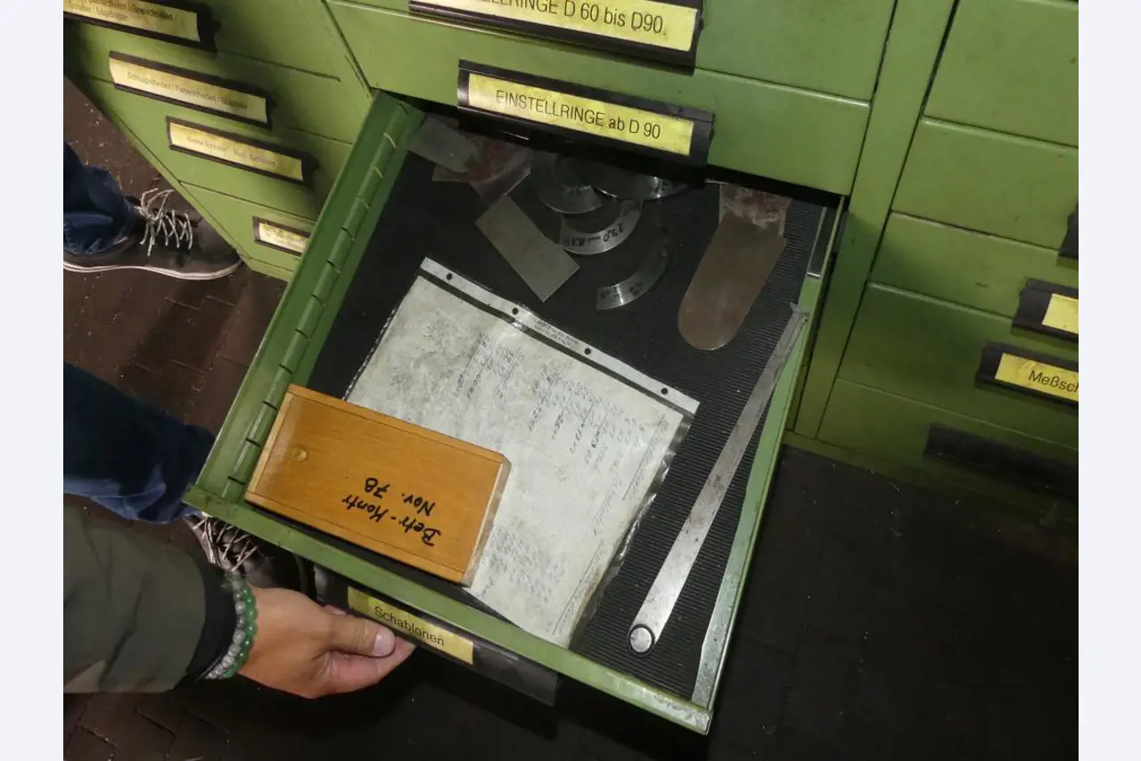 Maszyny i akcesoria oraz narzędzia z sektora inżynierii mechanicznej-13