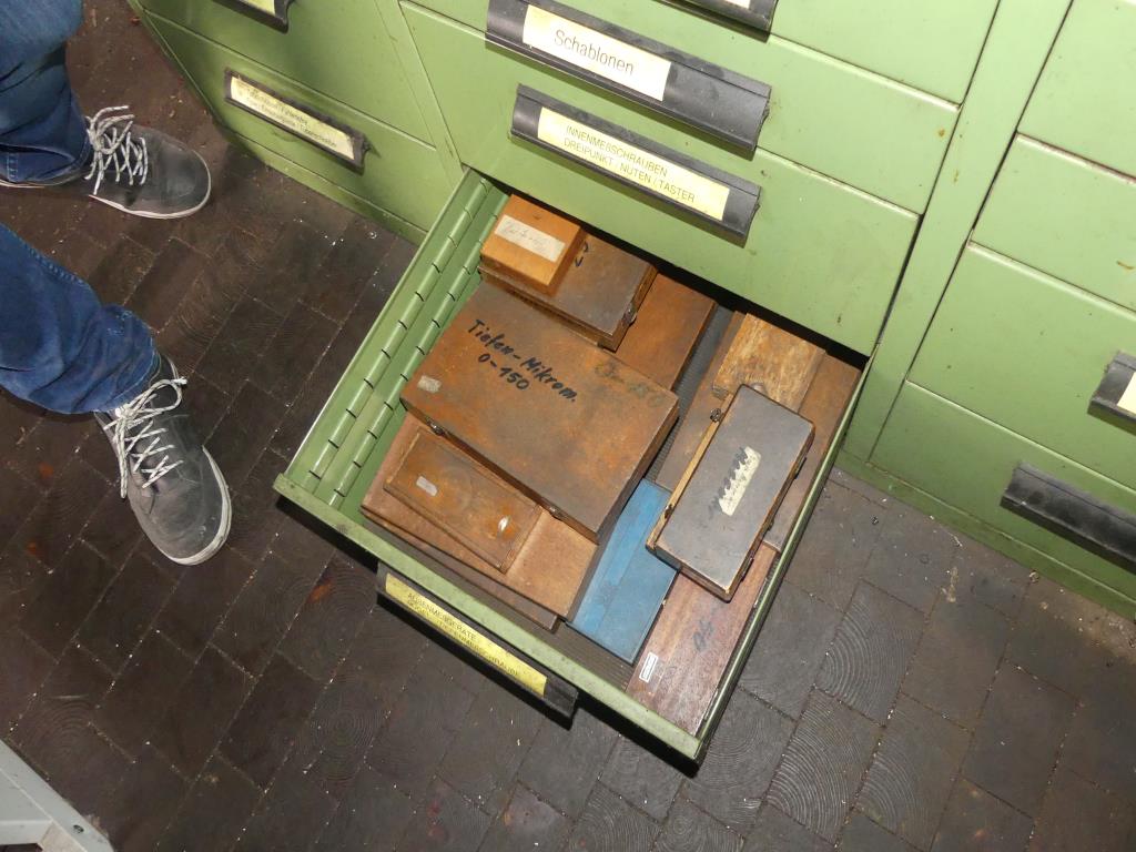 Maszyny i akcesoria oraz narzędzia z sektora inżynierii mechanicznej-15