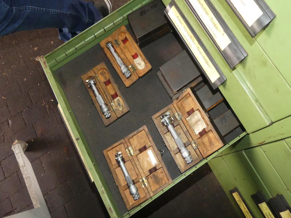 Maszyny i akcesoria oraz narzędzia z sektora inżynierii mechanicznej-17