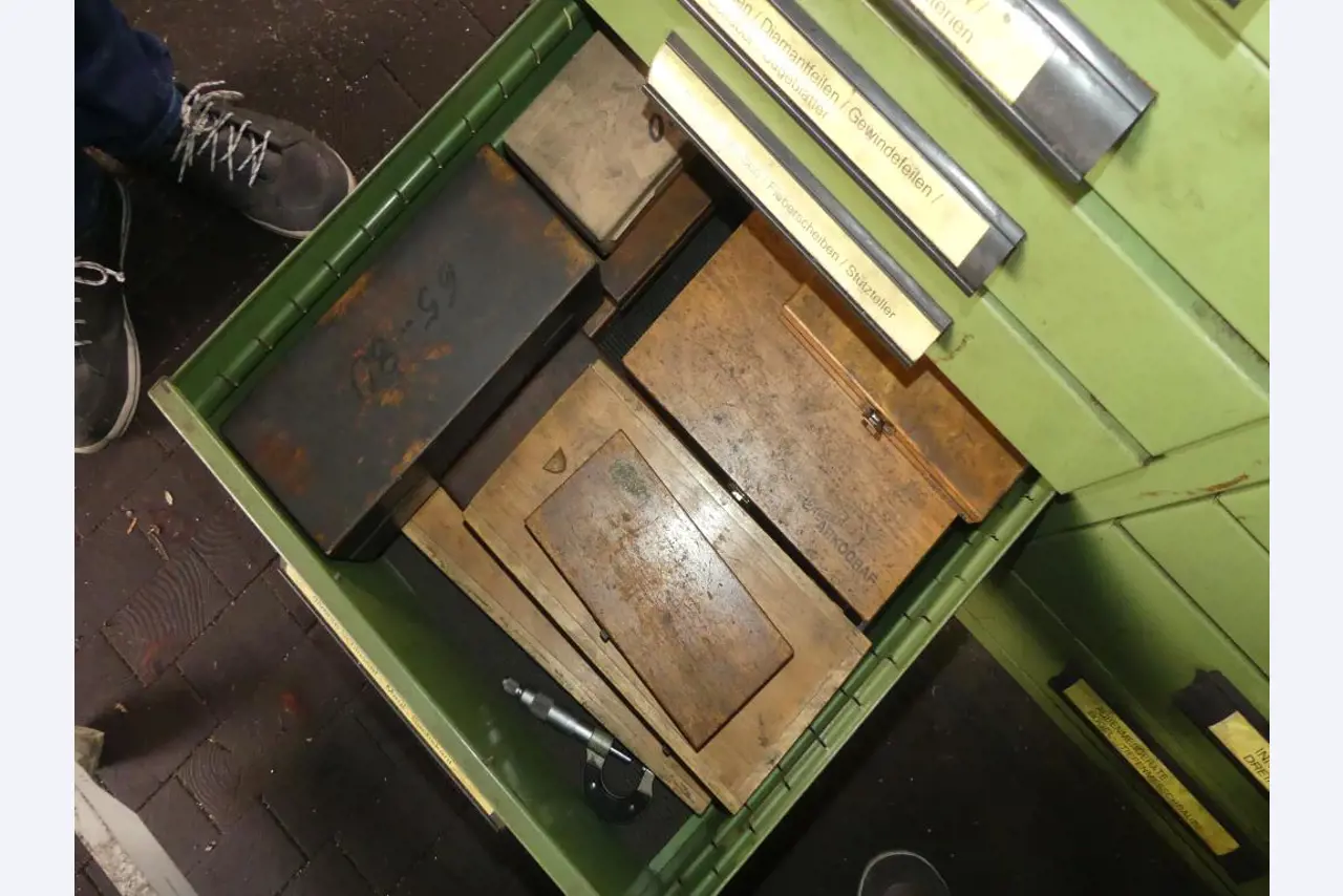 Maszyny i akcesoria oraz narzędzia z sektora inżynierii mechanicznej-18