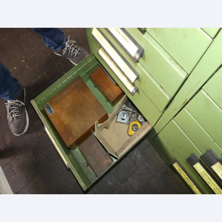 Maszyny i akcesoria oraz narzędzia z sektora inżynierii mechanicznej-19