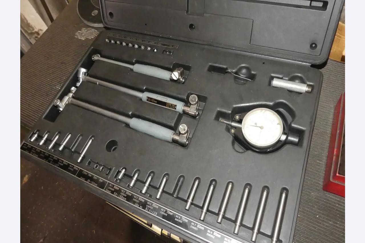 Maszyny i akcesoria oraz narzędzia z sektora inżynierii mechanicznej-20