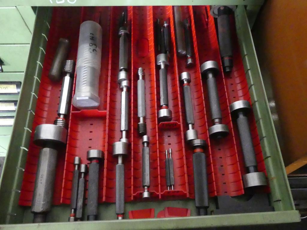 Maszyny i akcesoria oraz narzędzia z sektora inżynierii mechanicznej-2