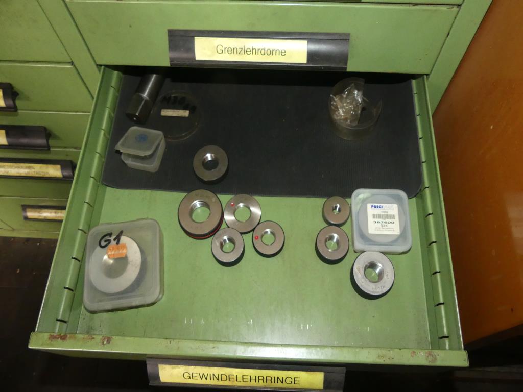 Maszyny i akcesoria oraz narzędzia z sektora inżynierii mechanicznej-4