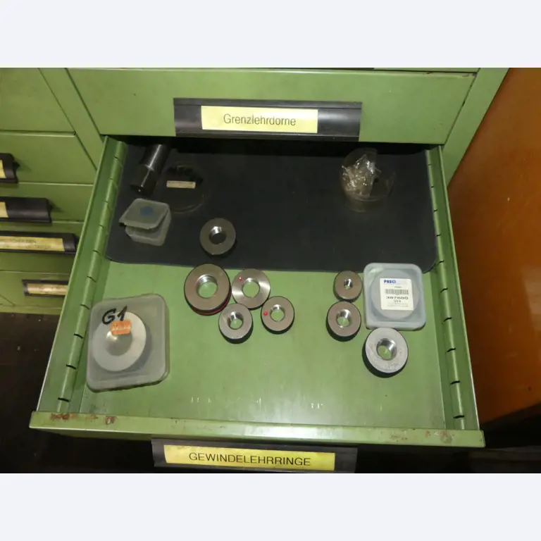 Maszyny i akcesoria oraz narzędzia z sektora inżynierii mechanicznej-4