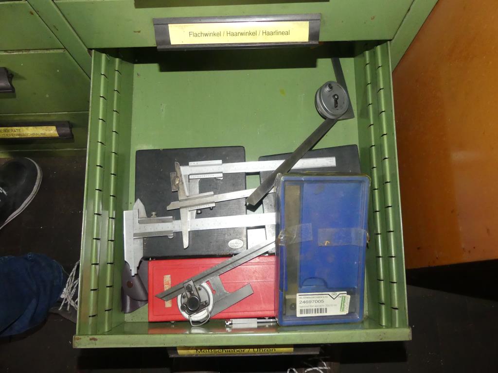 Maszyny i akcesoria oraz narzędzia z sektora inżynierii mechanicznej-8