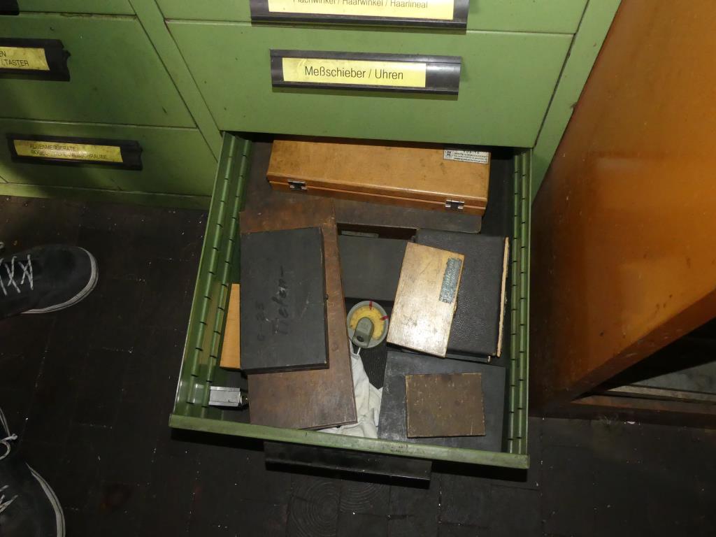 Maszyny i akcesoria oraz narzędzia z sektora inżynierii mechanicznej-9