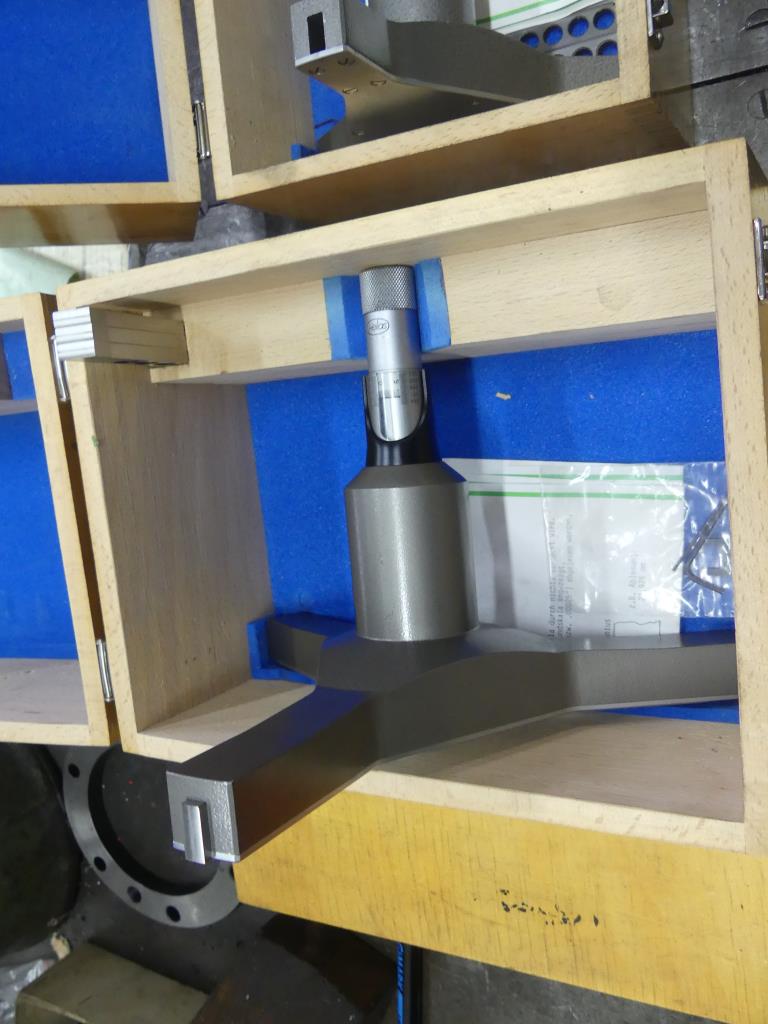 Máquinas y accesorios y herramientas del sector de la ingeniería mecánica-1