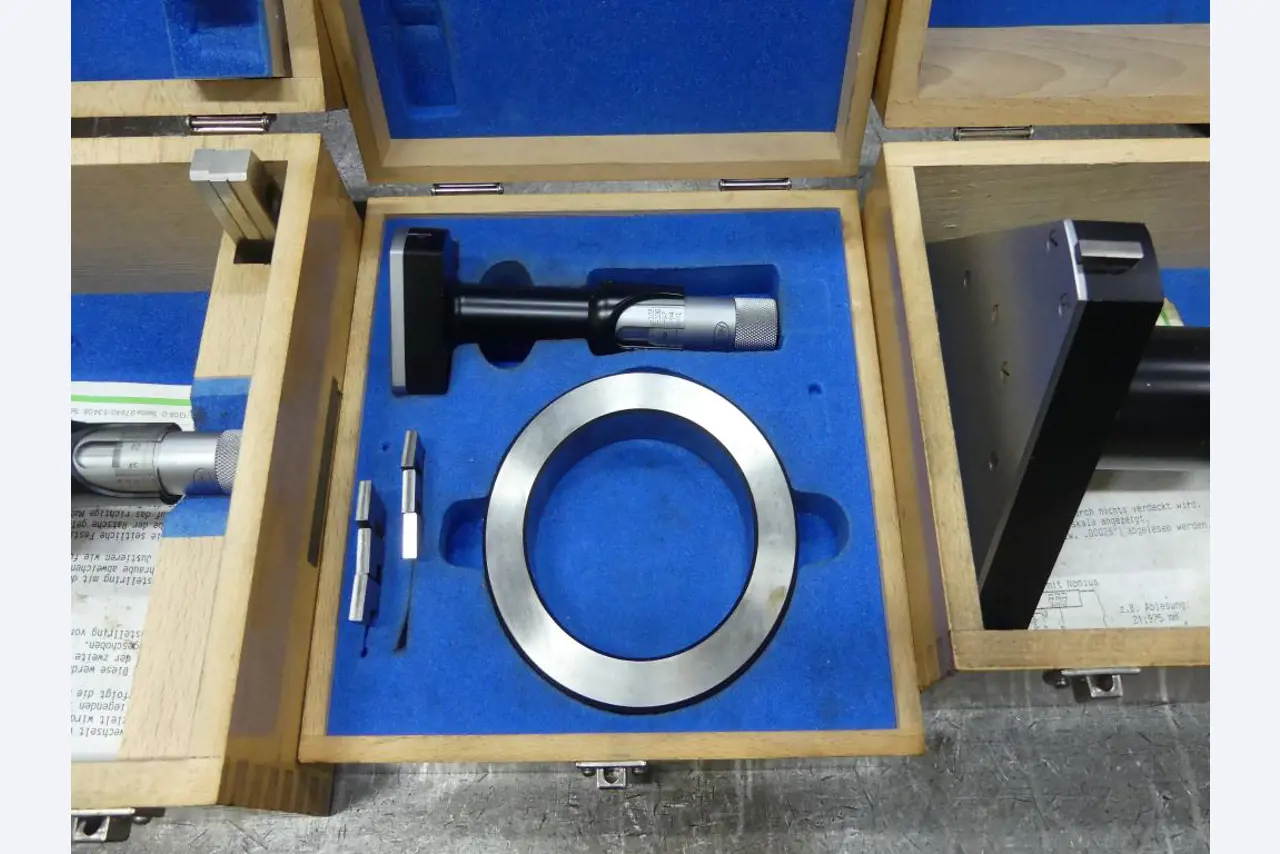 Machines et accessoires & outils de la construction mécanique-3