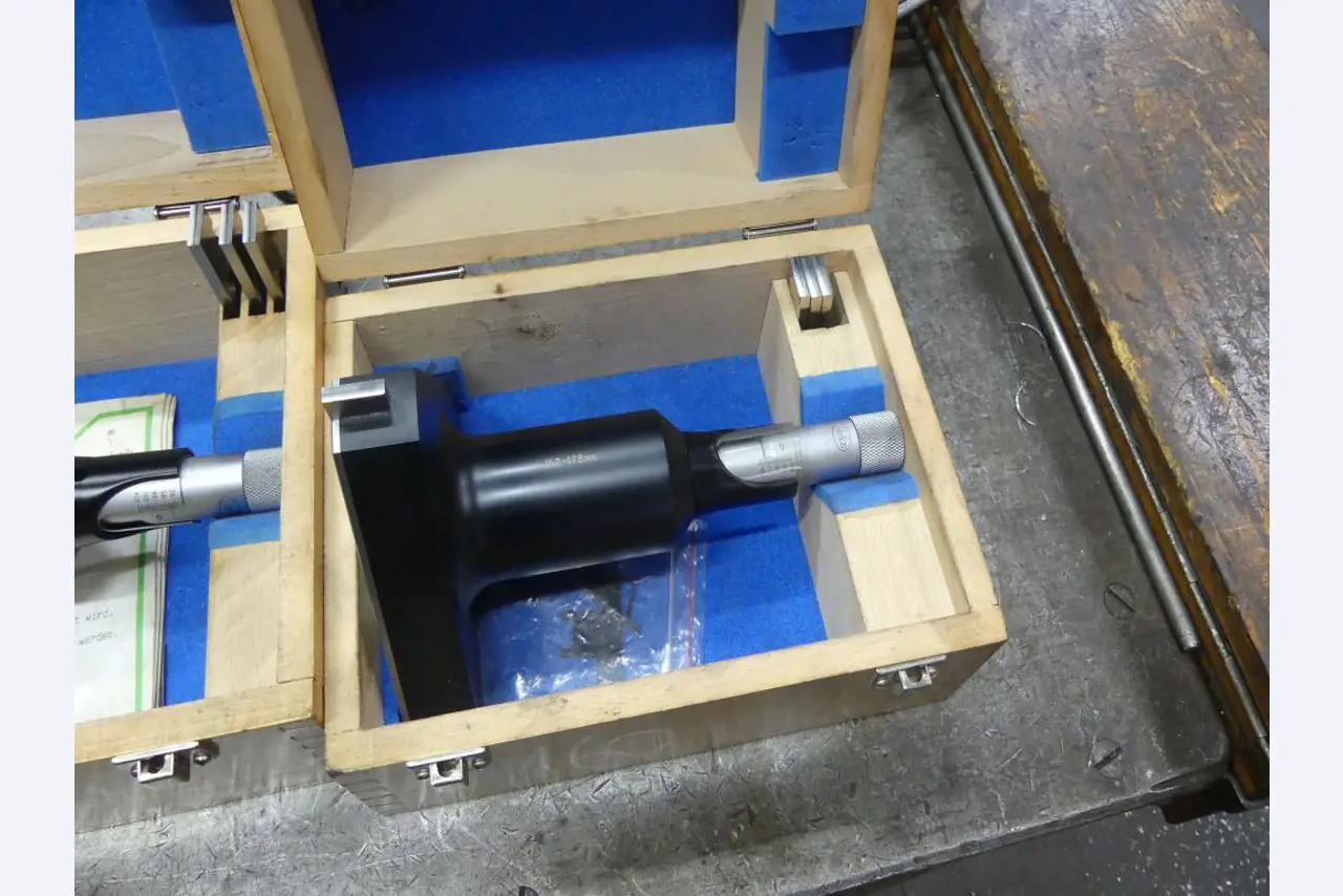 Machines et accessoires & outils de la construction mécanique-5