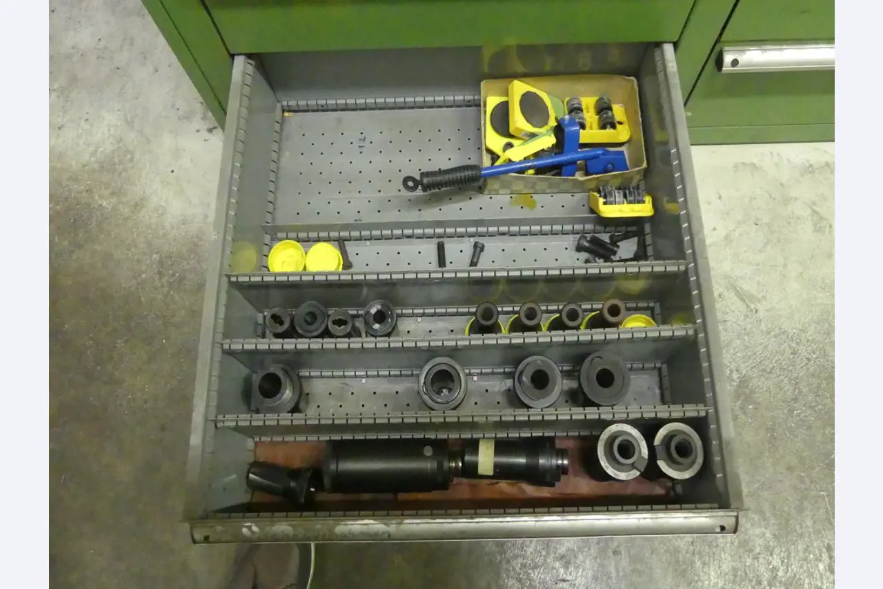 Stroji in dodatki ter orodja s področja strojništva-10