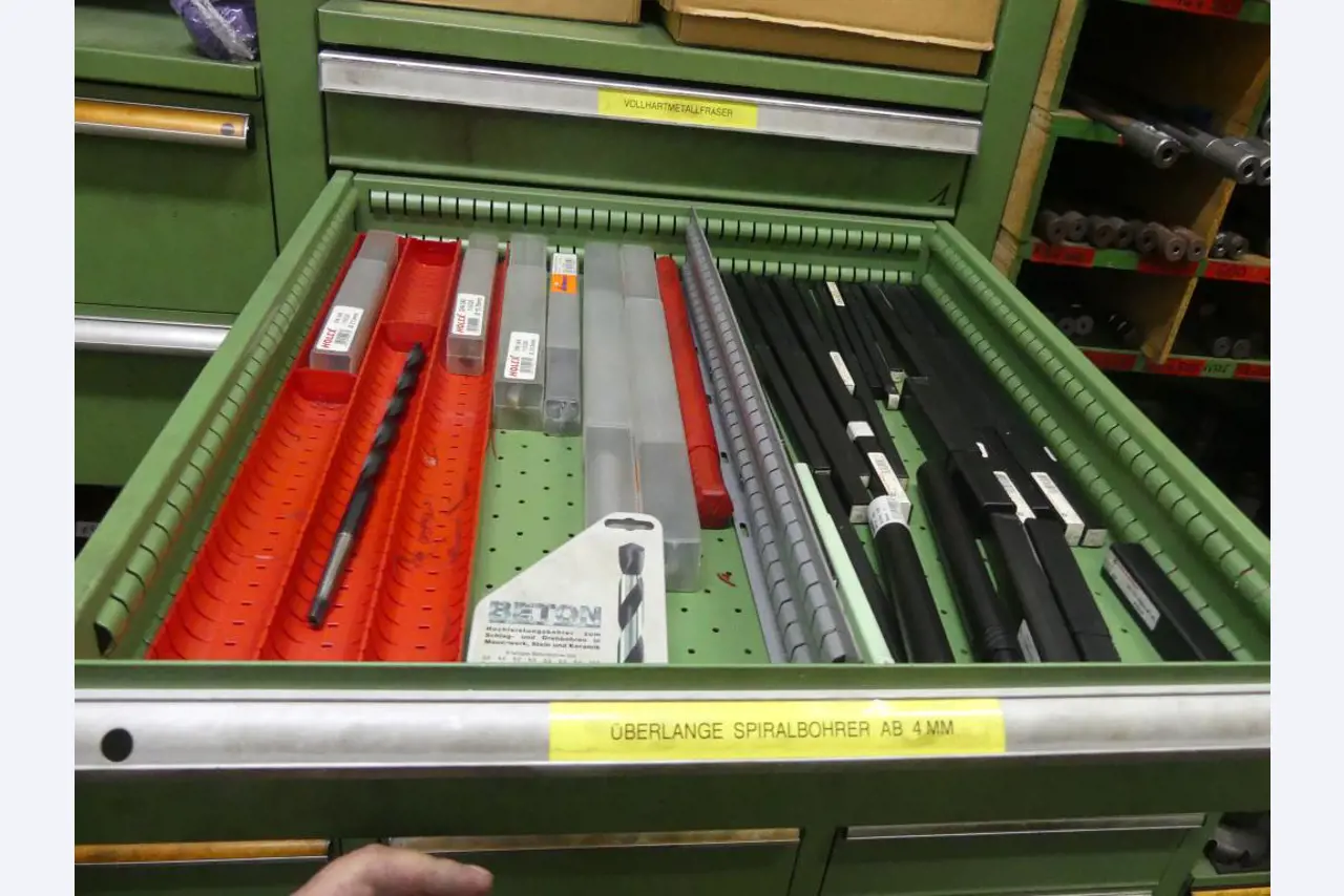 Stroji in dodatki ter orodja s področja strojništva-13