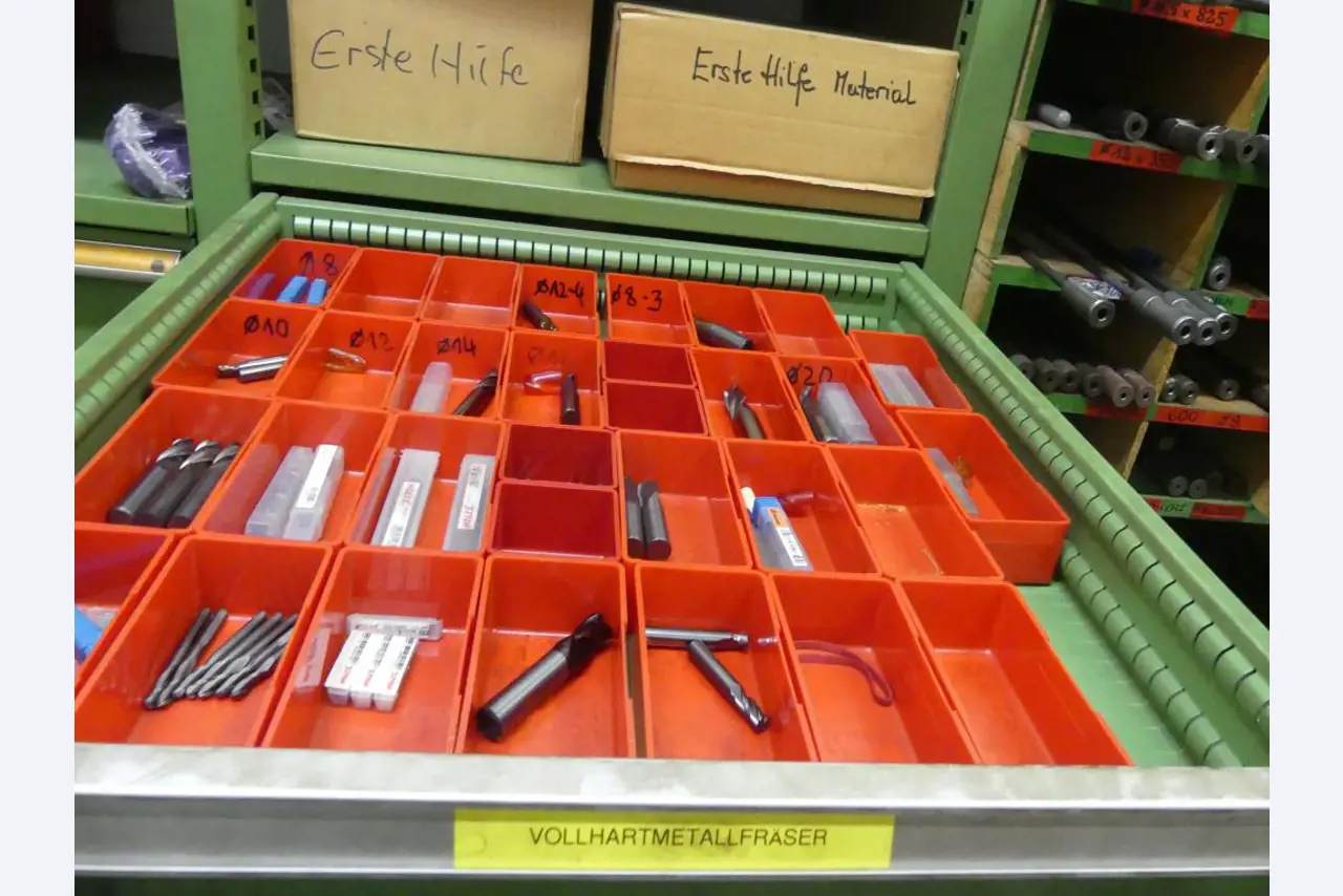 Stroji in dodatki ter orodja s področja strojništva-14