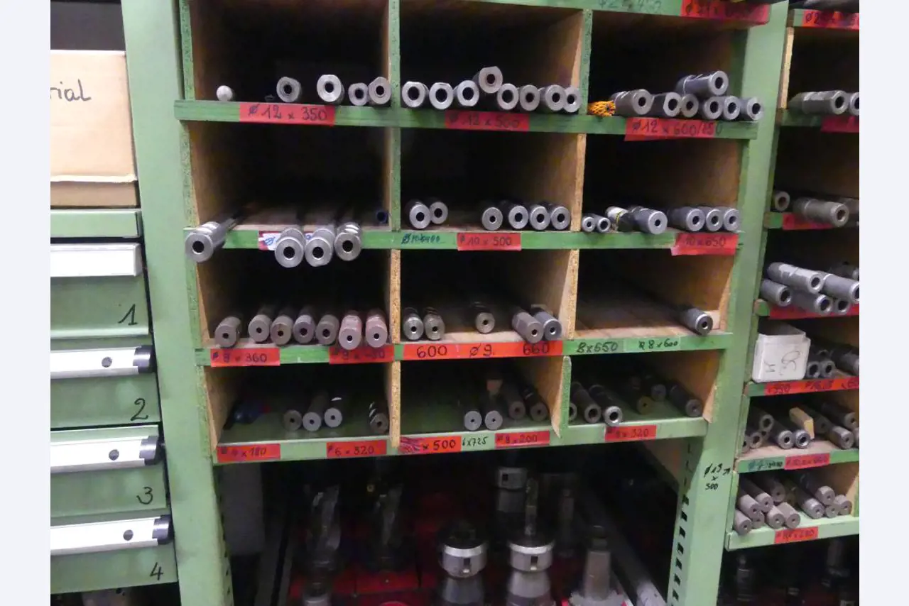 Stroji in dodatki ter orodja s področja strojništva-15