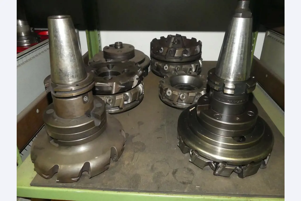 Stroji in dodatki ter orodja s področja strojništva-23