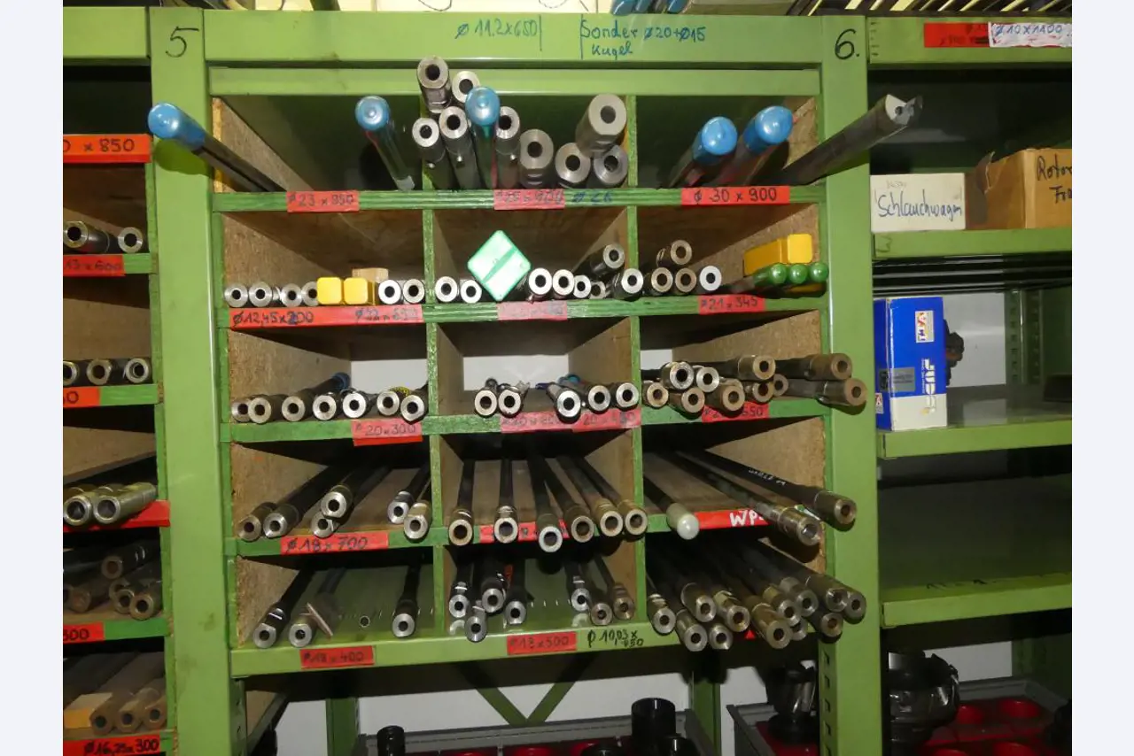 Stroji in dodatki ter orodja s področja strojništva-26