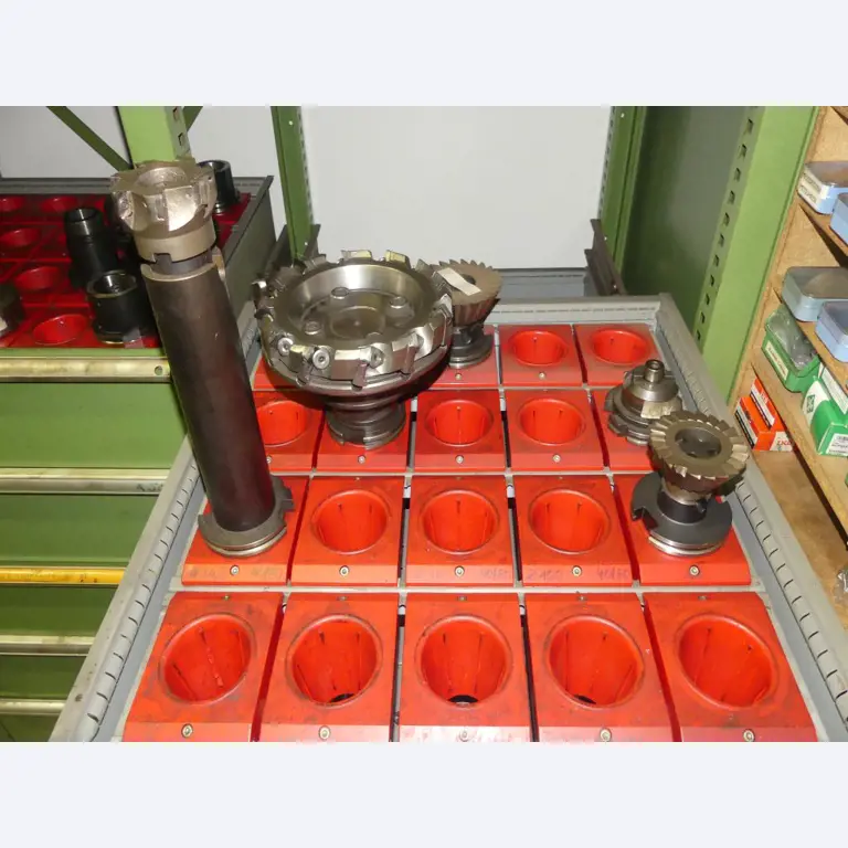 Stroji in dodatki ter orodja s področja strojništva-32