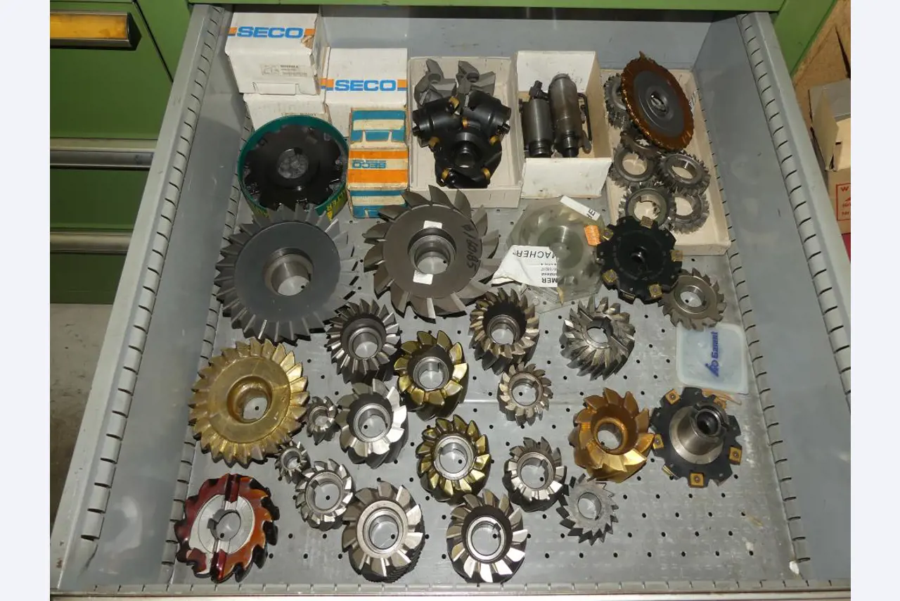 Stroji in dodatki ter orodja s področja strojništva-34