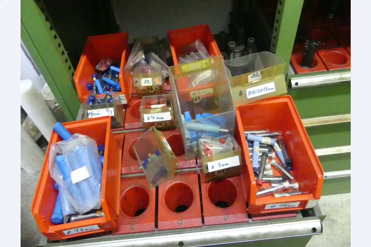 Stroji in dodatki ter orodja s področja strojništva-3