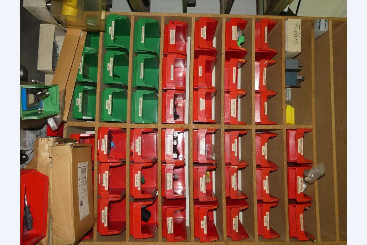 Stroji in dodatki ter orodja s področja strojništva-40