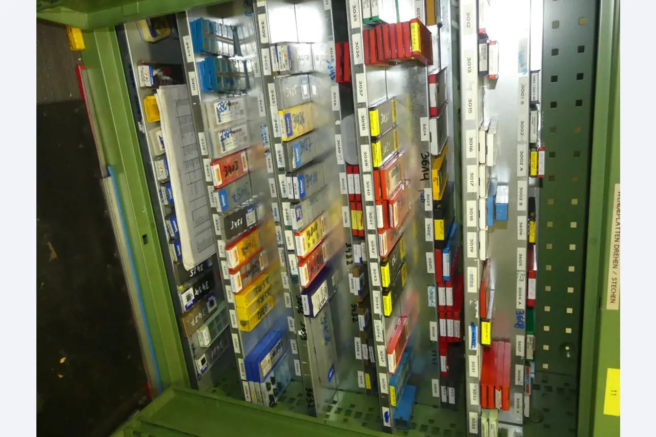 Stroji in dodatki ter orodja s področja strojništva-41