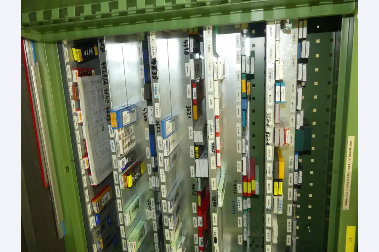 Stroji in dodatki ter orodja s področja strojništva-42