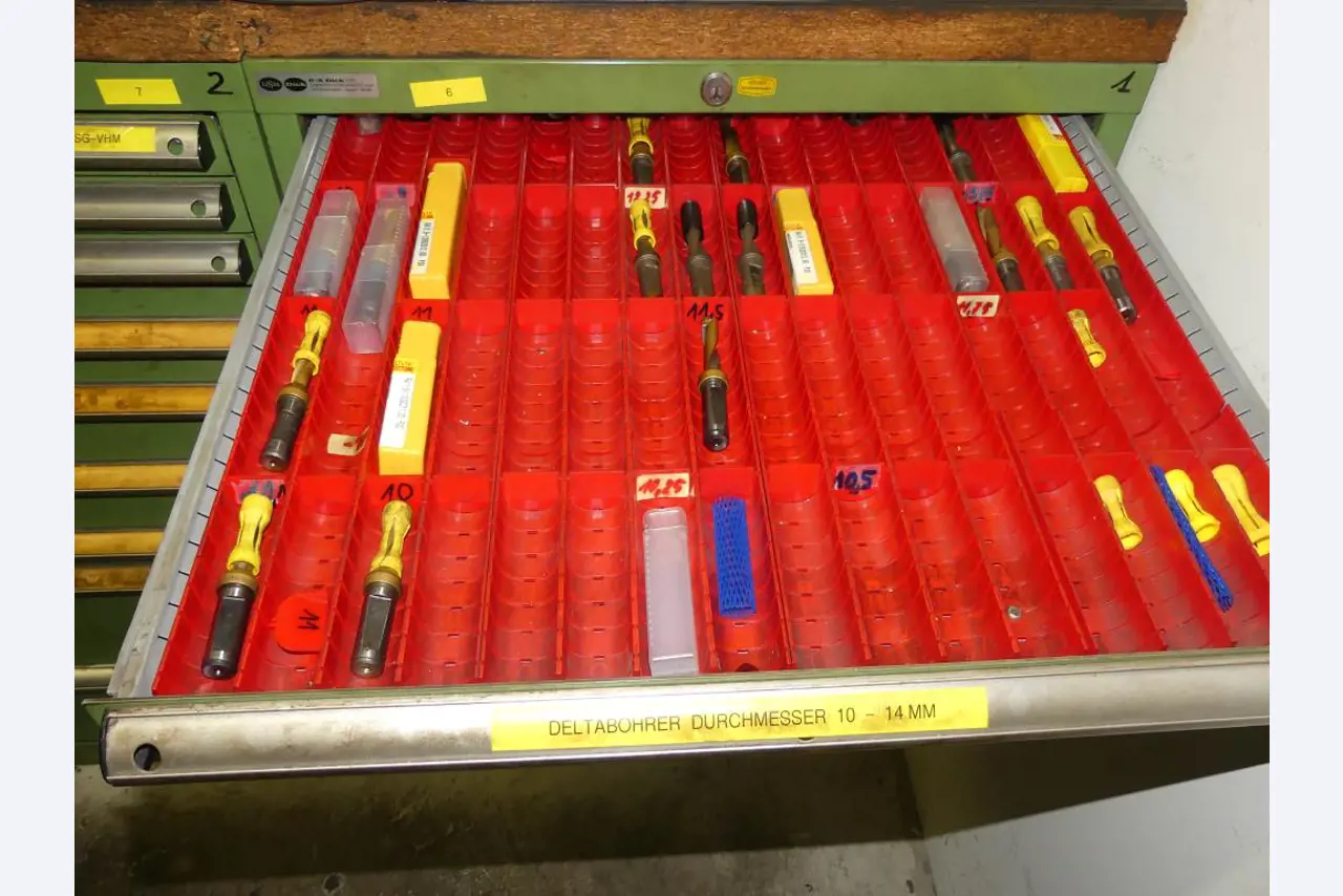 Stroji in dodatki ter orodja s področja strojništva-44