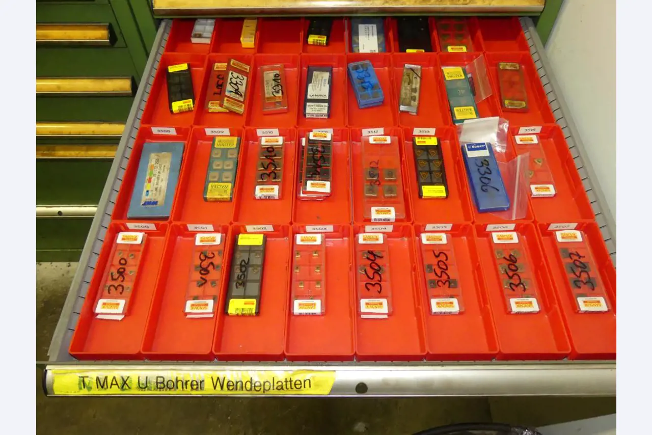 Stroji in dodatki ter orodja s področja strojništva-48