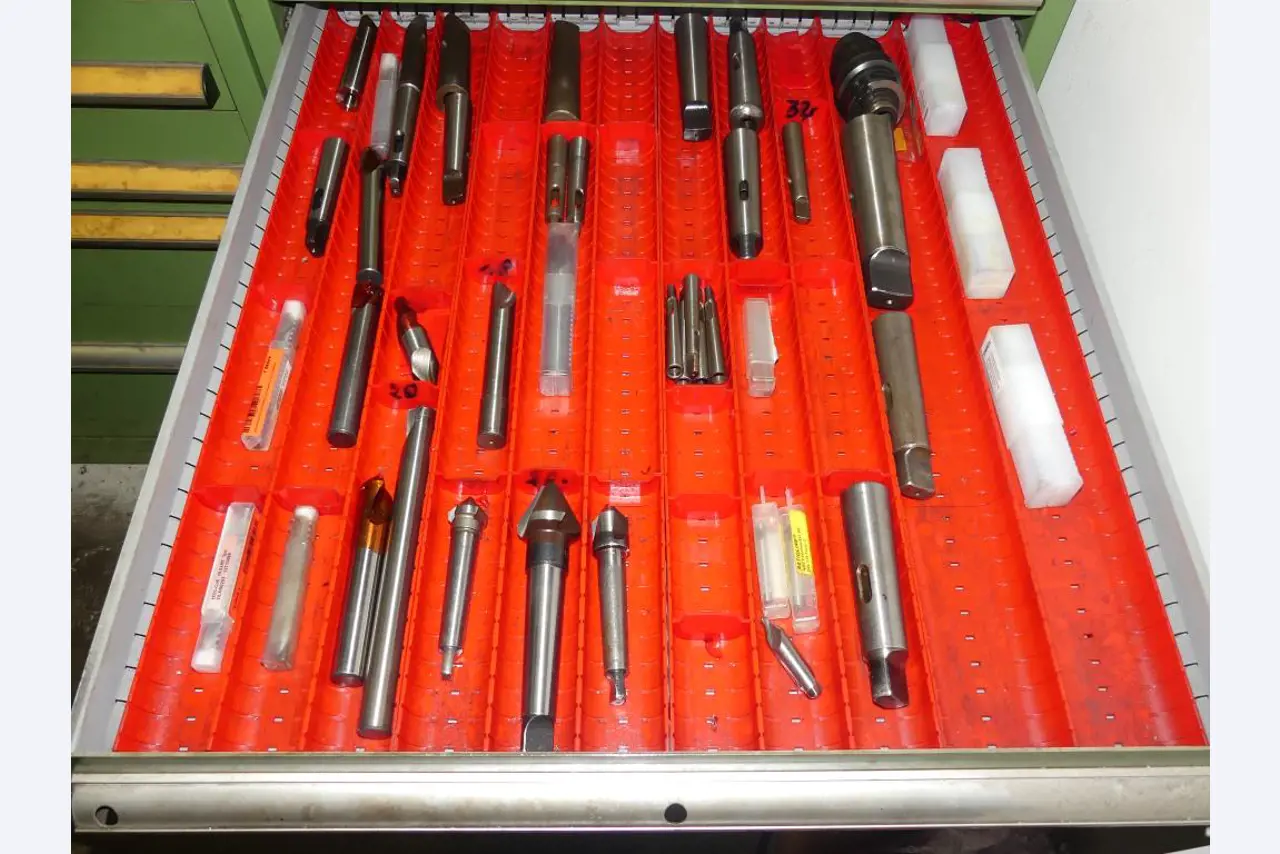 Stroji in dodatki ter orodja s področja strojništva-49