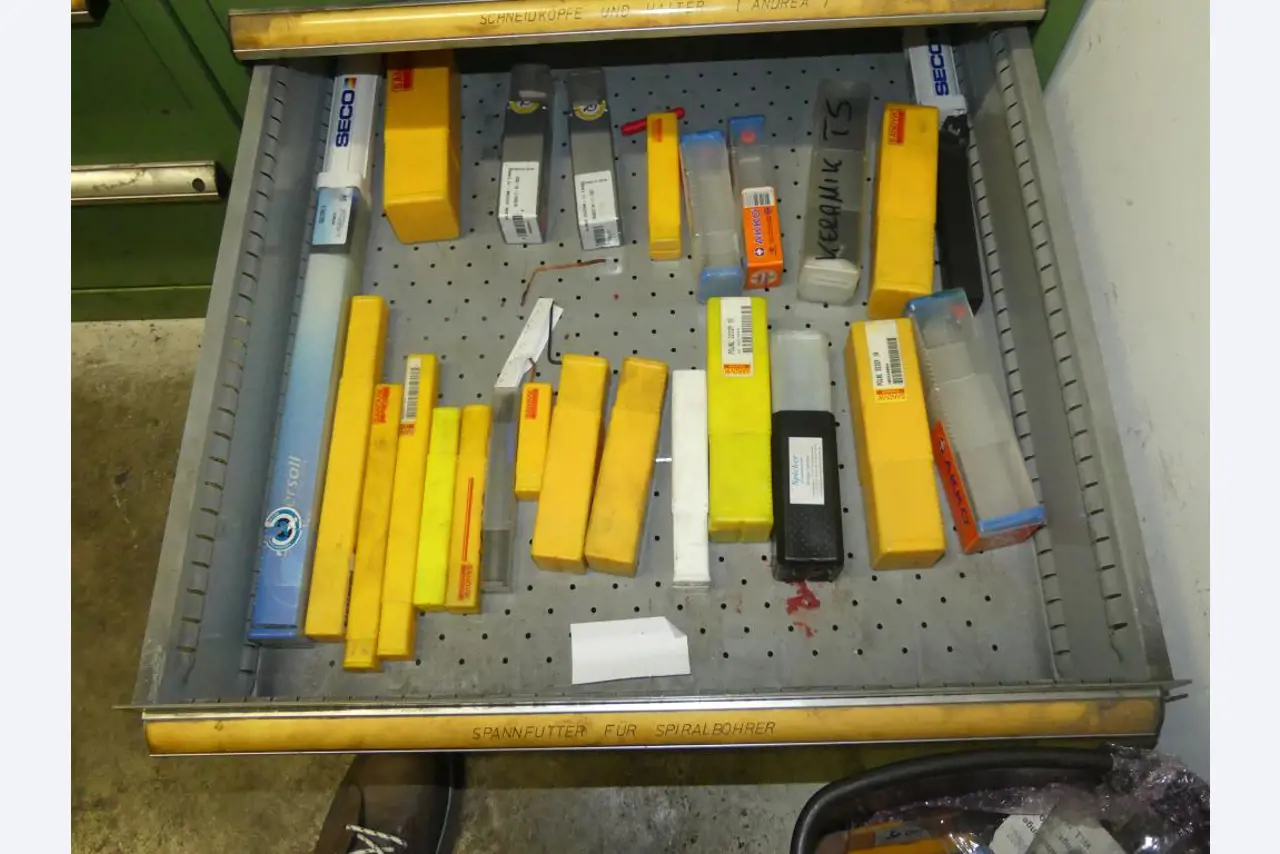 Stroji in dodatki ter orodja s področja strojništva-52