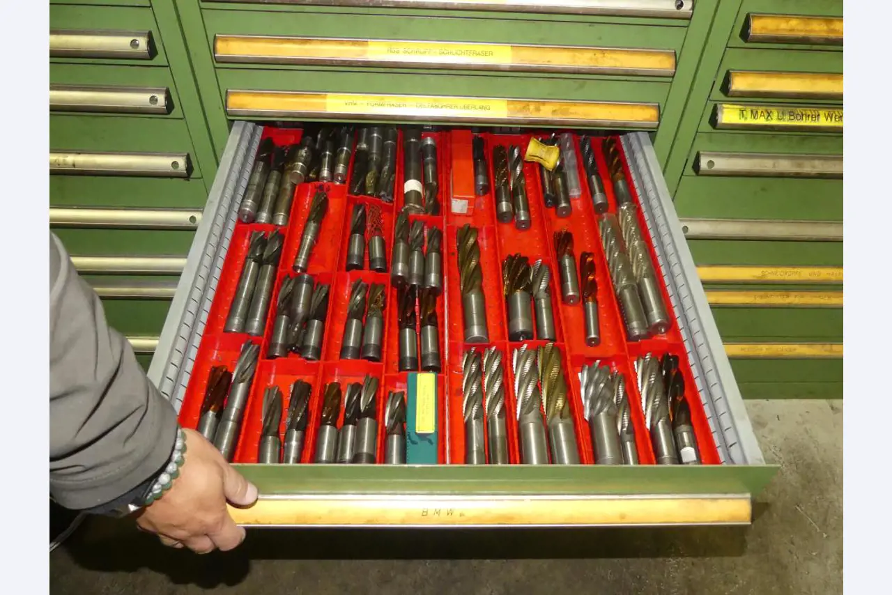 Stroji in dodatki ter orodja s področja strojništva-59