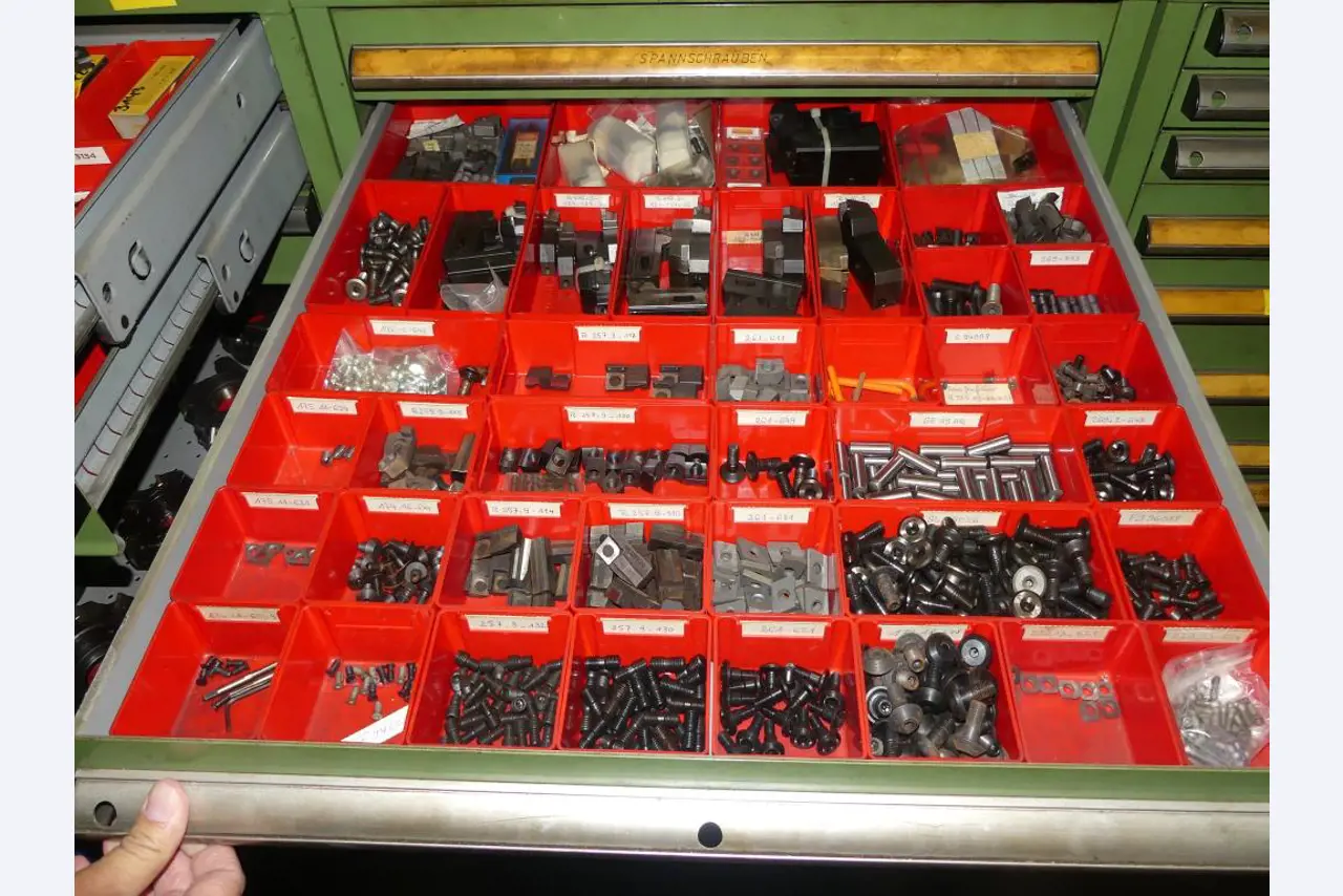 Stroji in dodatki ter orodja s področja strojništva-64