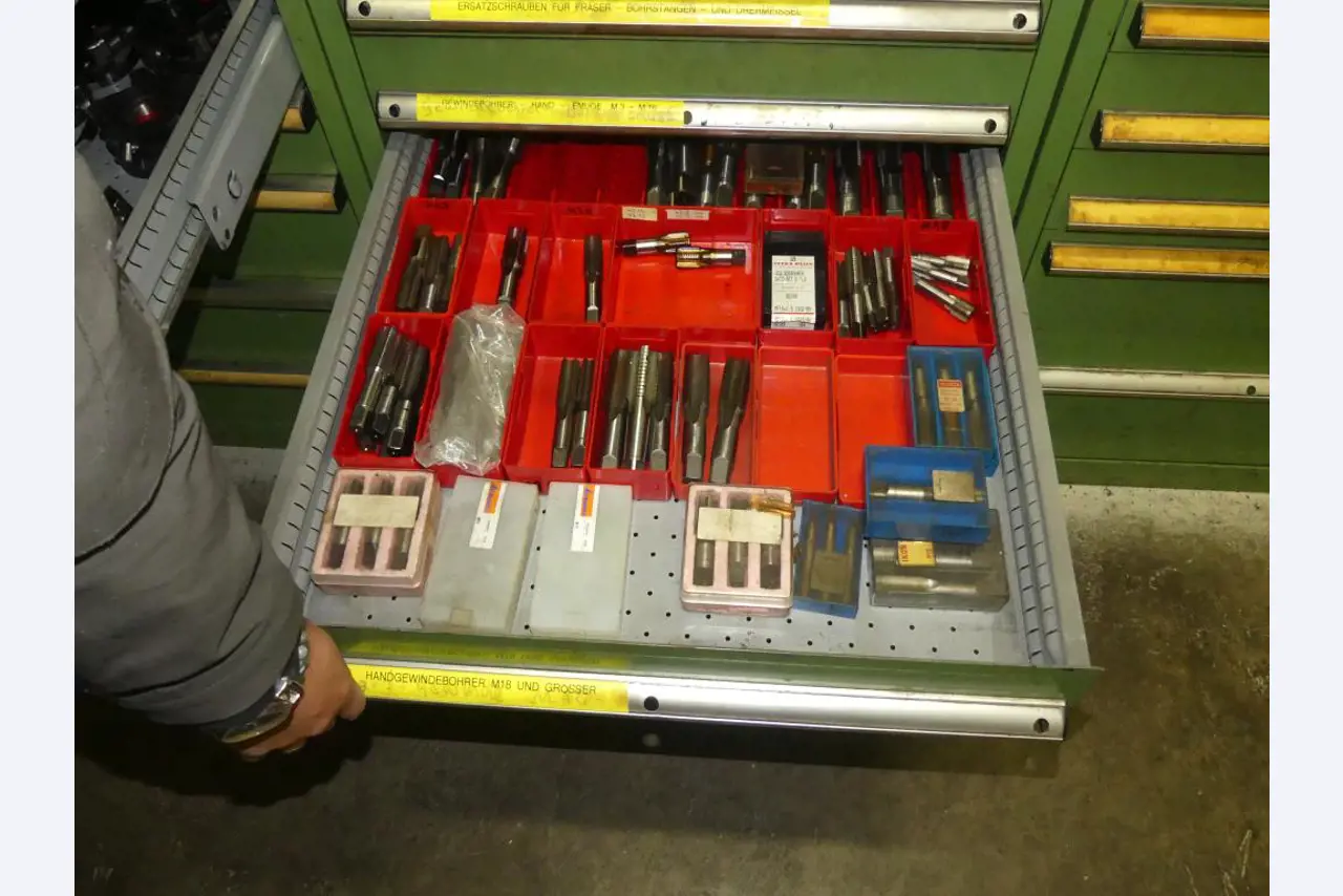 Stroji in dodatki ter orodja s področja strojništva-68