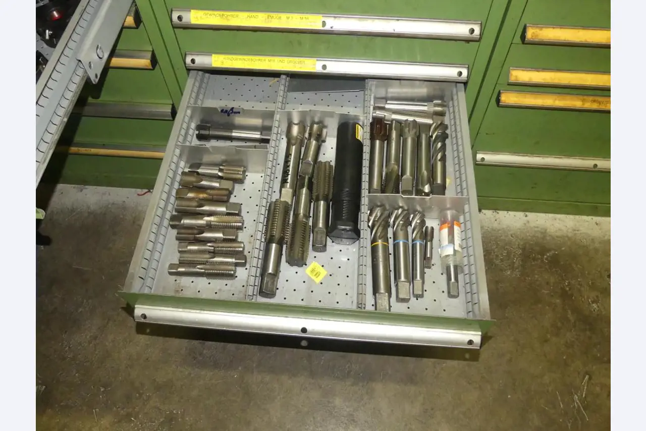 Stroji in dodatki ter orodja s področja strojništva-69