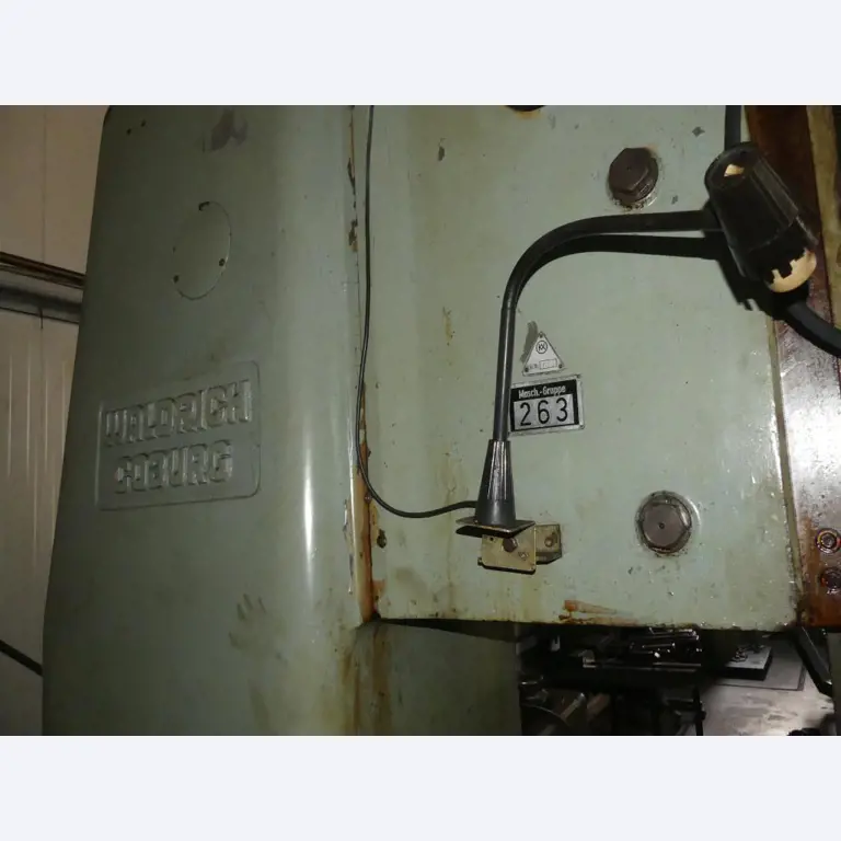 Machines et accessoires & outils de la construction mécanique-5