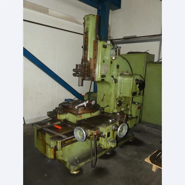 Máquinas e acessórios e ferramentas do sector da construção mecânica-1