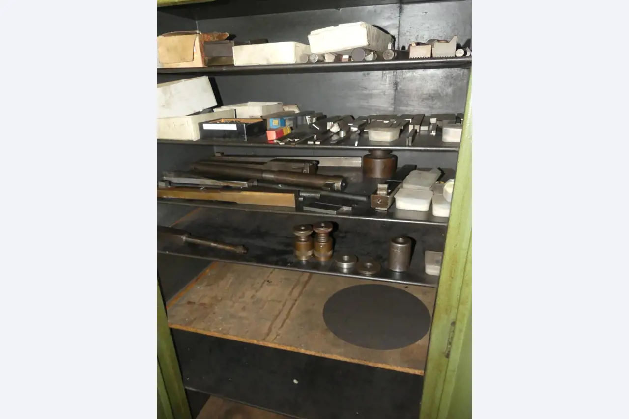 Máquinas e acessórios e ferramentas do sector da construção mecânica-5