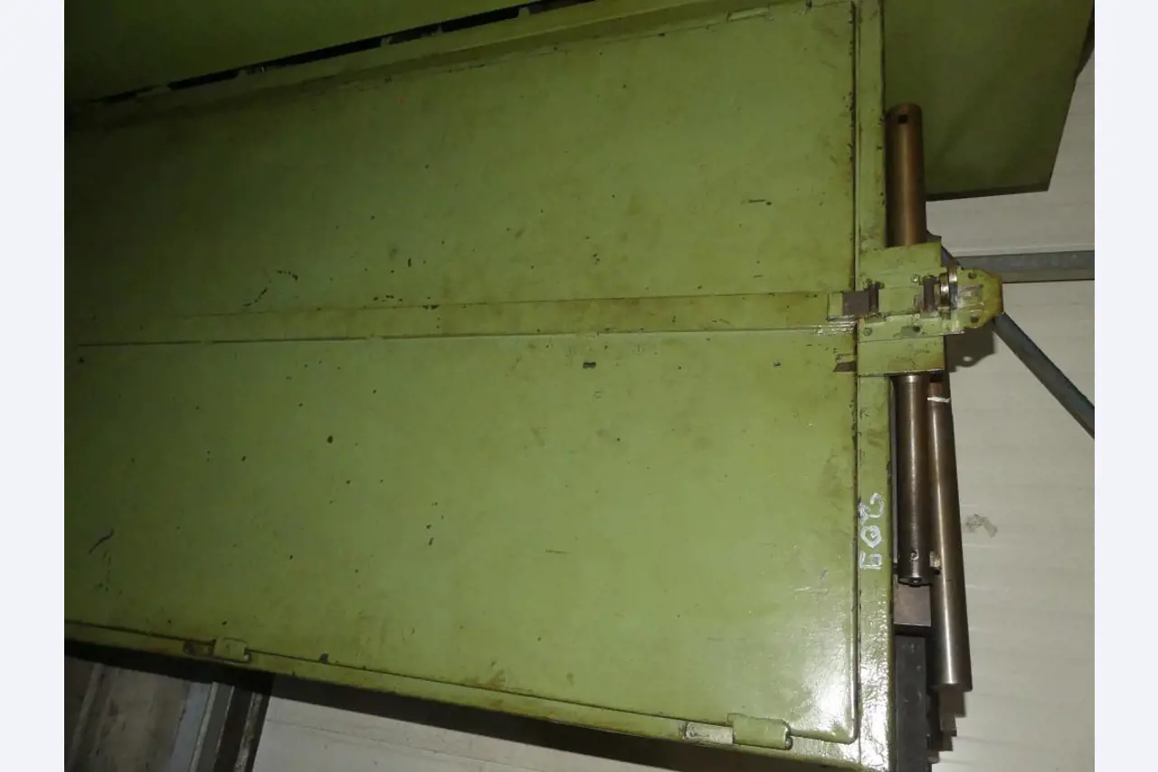 Máquinas e acessórios e ferramentas do sector da construção mecânica-6