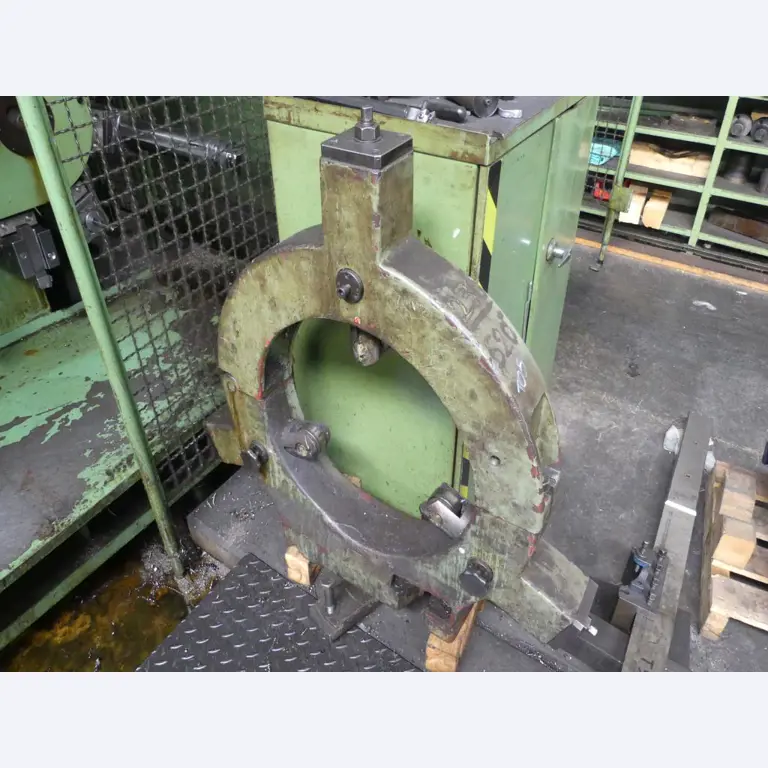 Maszyny i akcesoria oraz narzędzia z sektora inżynierii mechanicznej-14