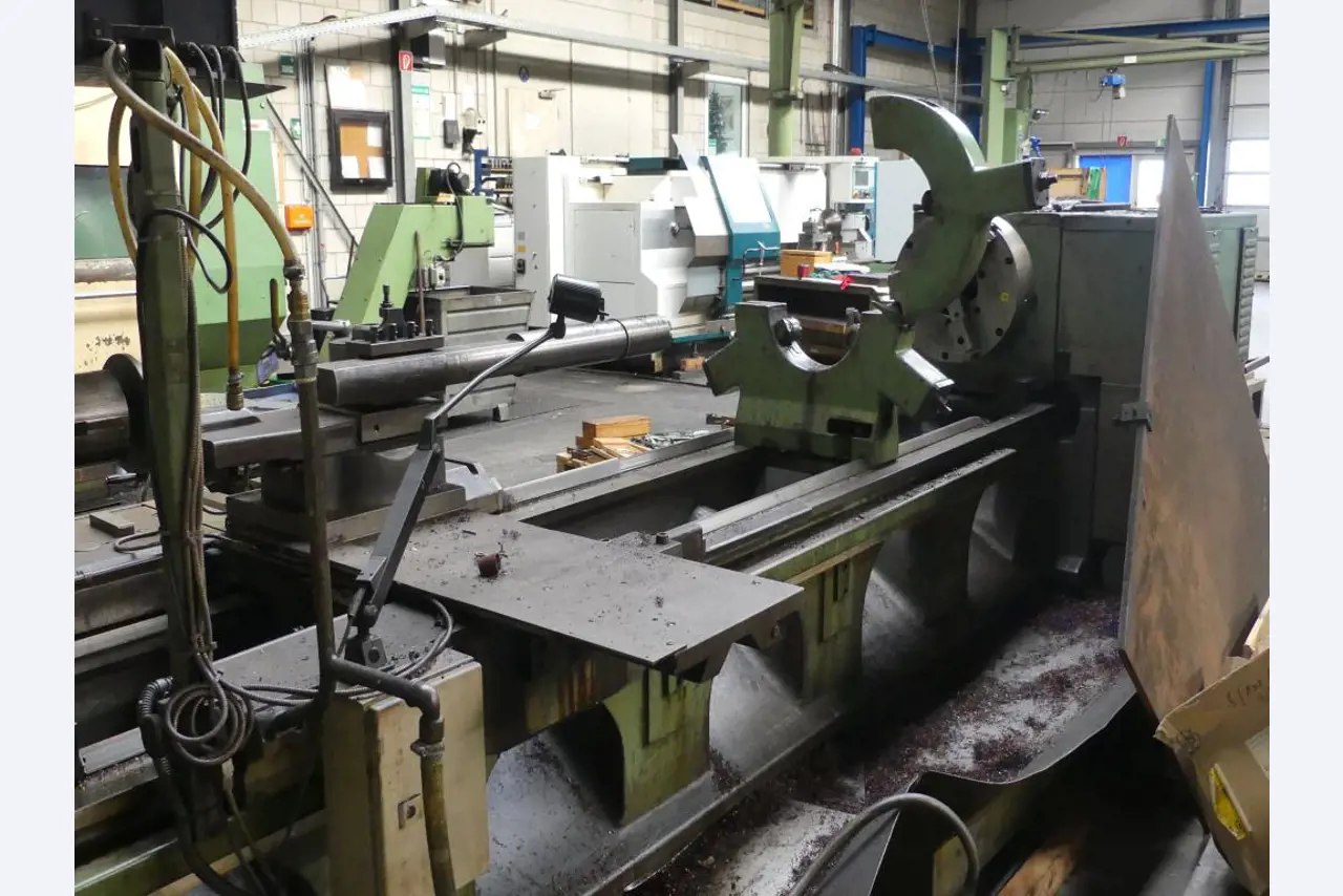 Maszyny i akcesoria oraz narzędzia z sektora inżynierii mechanicznej-8