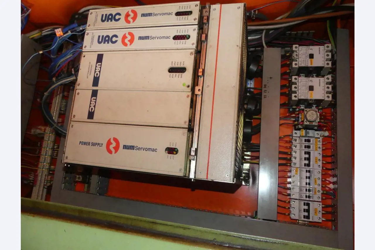 Machines et accessoires & outils de la construction mécanique-13