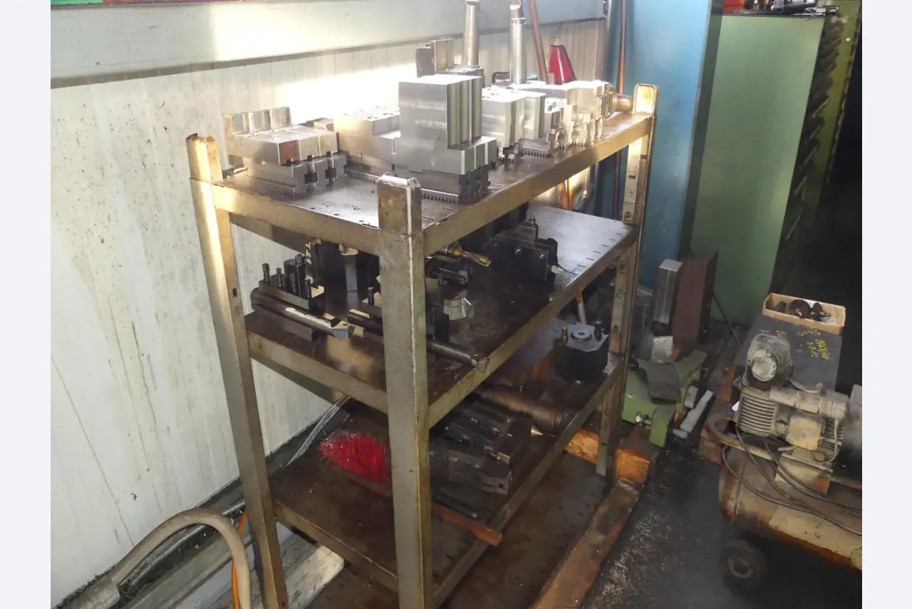 Machines et accessoires & outils de la construction mécanique-16