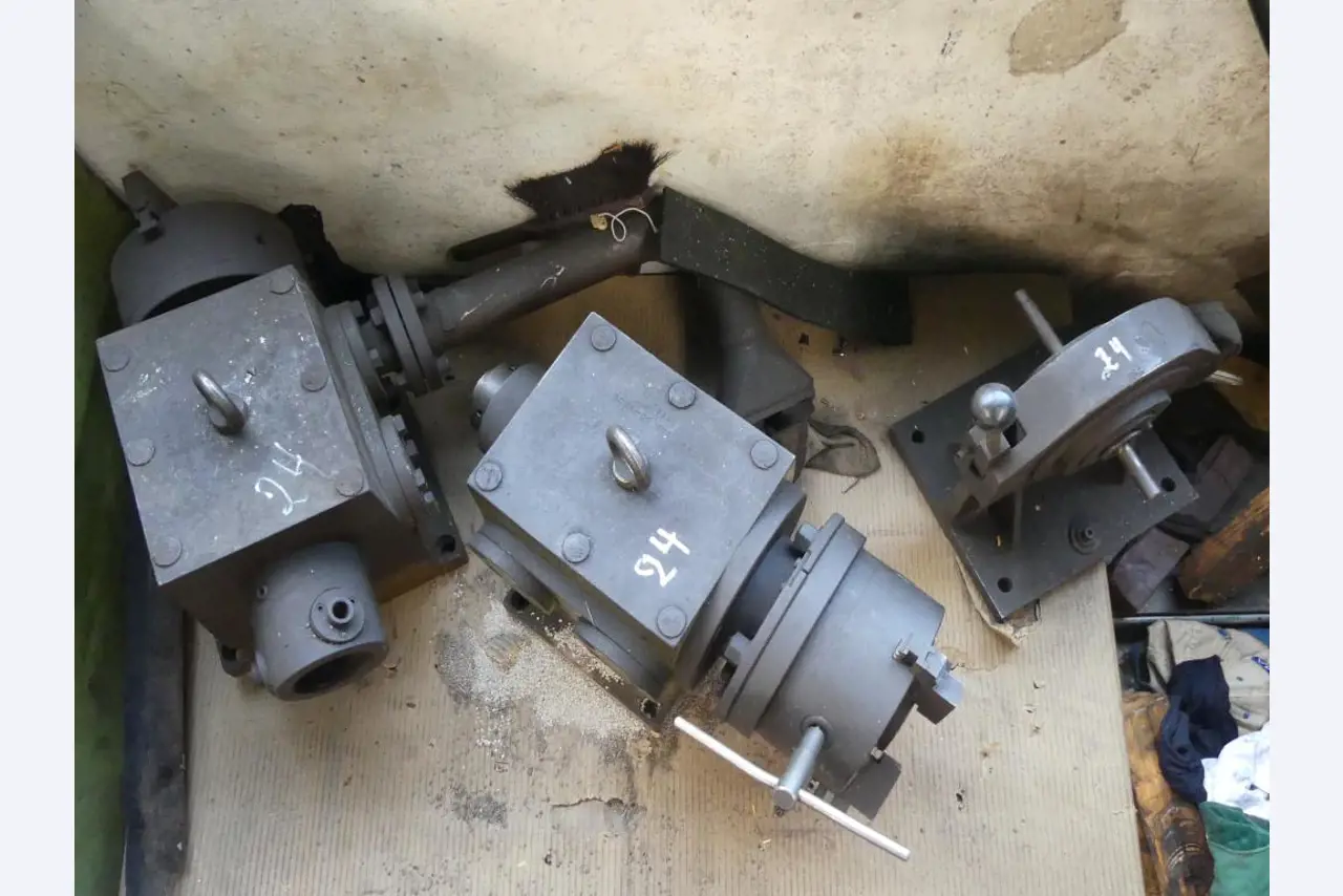 Maszyny i akcesoria oraz narzędzia z sektora inżynierii mechanicznej-12