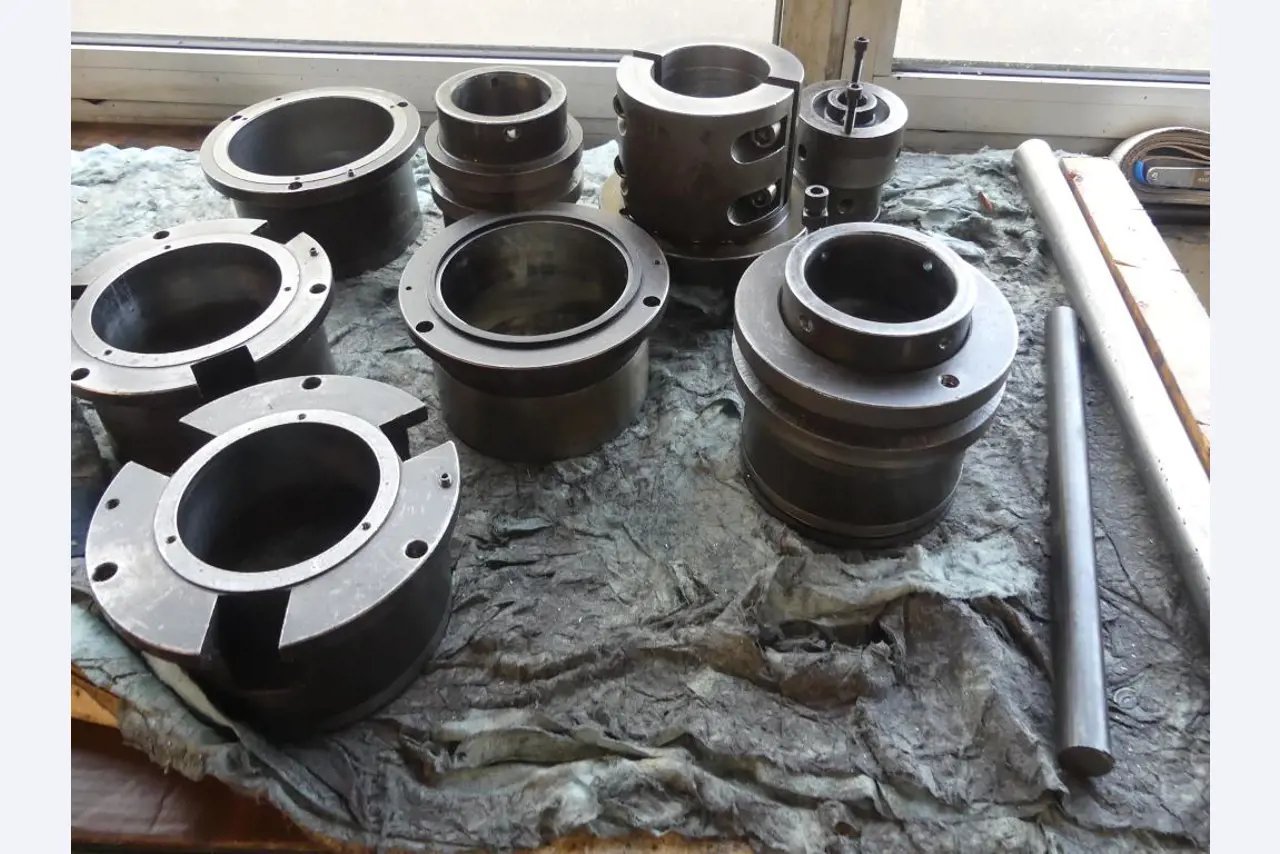 Maszyny i akcesoria oraz narzędzia z sektora inżynierii mechanicznej-15