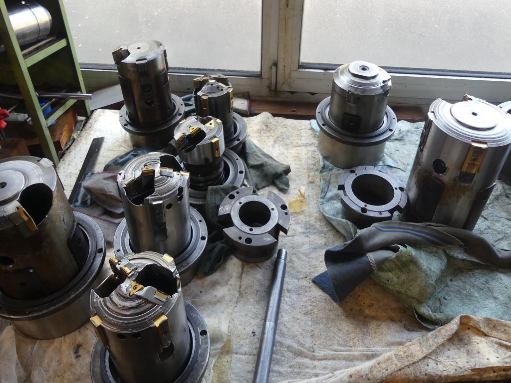 Maszyny i akcesoria oraz narzędzia z sektora inżynierii mechanicznej-16