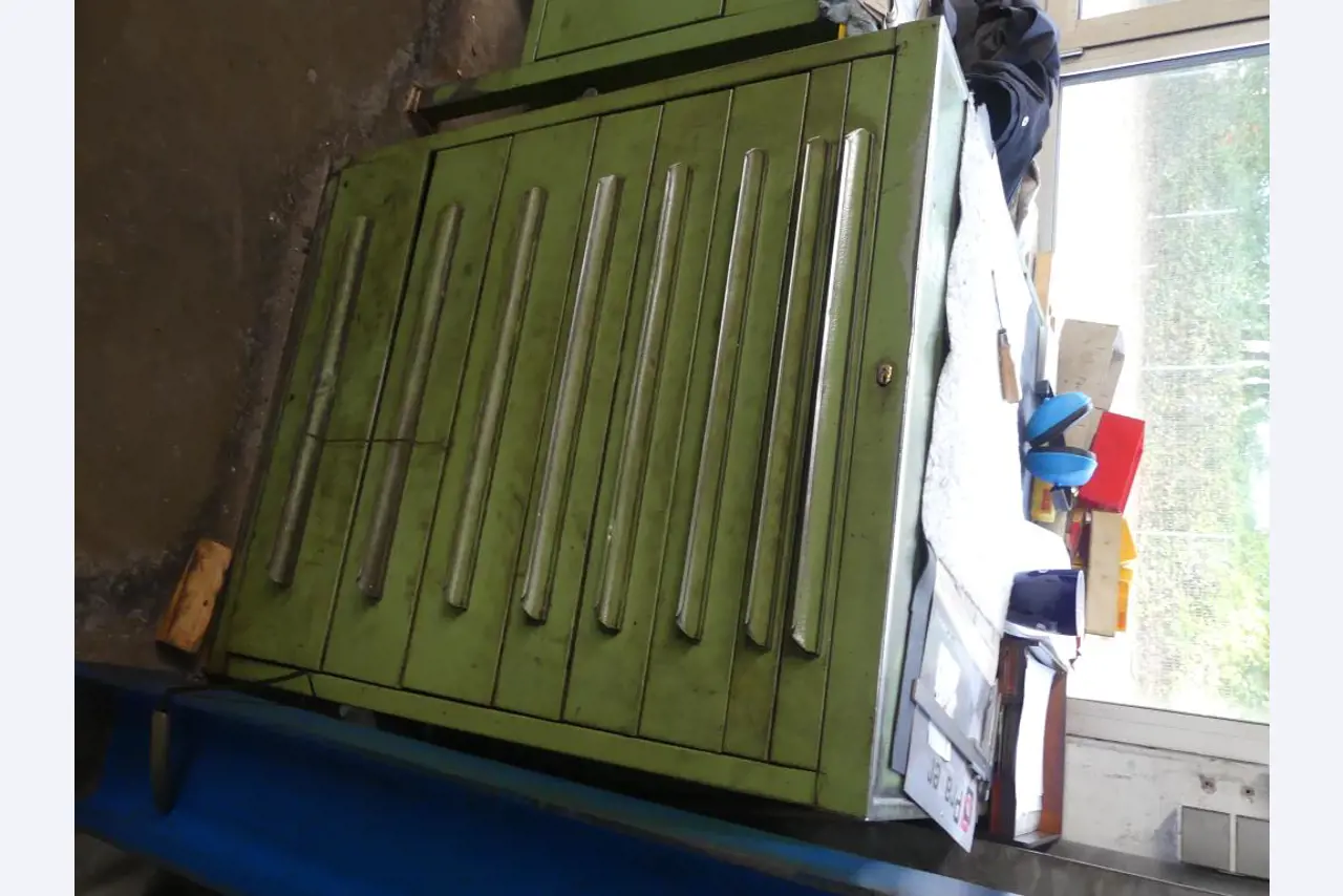 Maszyny i akcesoria oraz narzędzia z sektora inżynierii mechanicznej-19