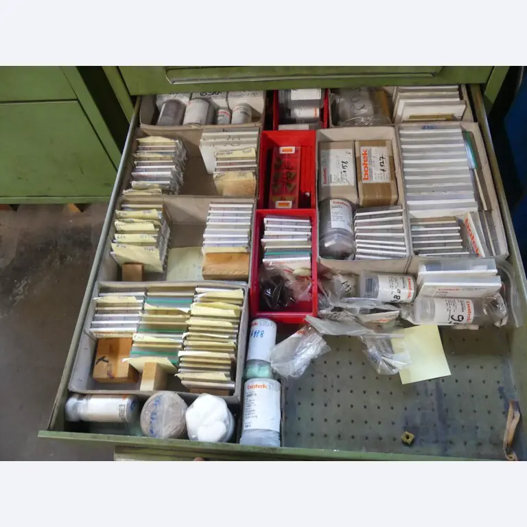 Maszyny i akcesoria oraz narzędzia z sektora inżynierii mechanicznej-21