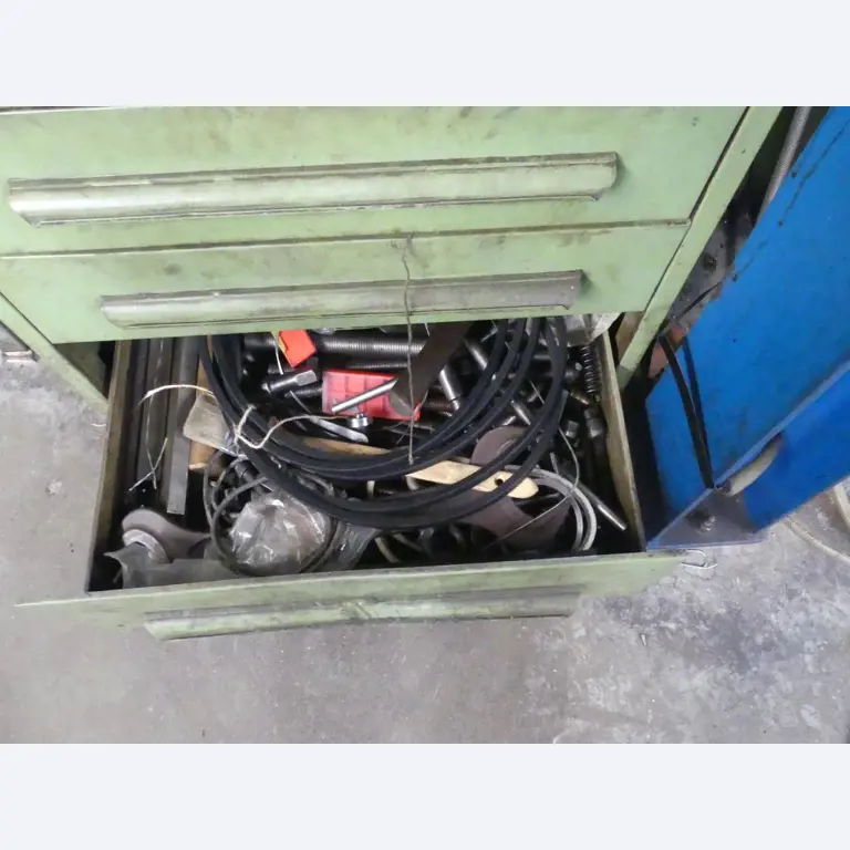 Maszyny i akcesoria oraz narzędzia z sektora inżynierii mechanicznej-24